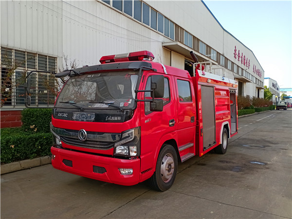 東風2.5噸小型消防車